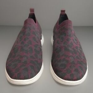 Rockport Total Motion Women Burgundy Leopard Knit Slip On Sneakers Sz 8
